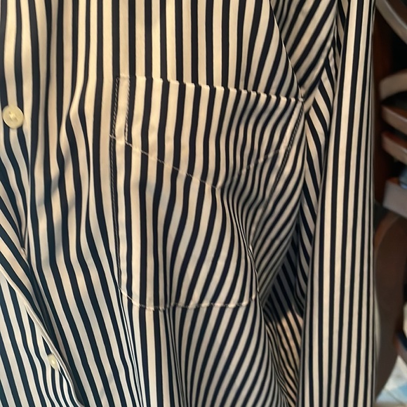 Ralph Lauren top blue/white strip XL perfect with jeans or white dress pant - Picture 2 of 6